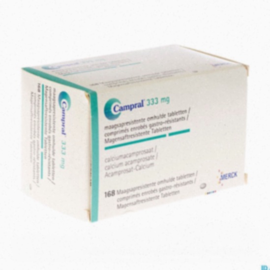 Boîte de Campral et verre d’eau